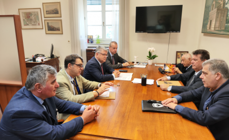 ΕΠΙΣΚΕΨΗ ΤΗΣ ΕΑΑΣ ΣΤΟ ΚΟΜΜΑ «ΝΙΚΗ» ΣΤΗ ΒΟΥΛΗ ΤΩΝ ΕΛΛΗΝΩΝ